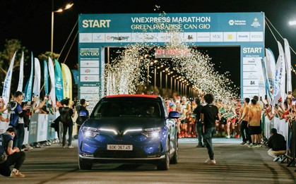Những khoảnh khắc đáng nhớ của xe điện VinFast tại giải chạy VnExpress Marathon Green Paradise Cần Giờ 2026