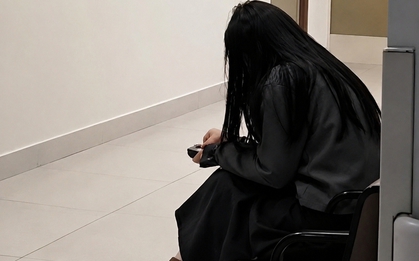 'Ai chăm sóc con quãng đời còn lại': Lời người mẹ mắc ung thư khiến bác sĩ xót xa