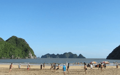 Ngoài Cát Cò, Cát Bà còn có 1 bãi biển rộng, nước êm: Nhiều người chưa biết tên