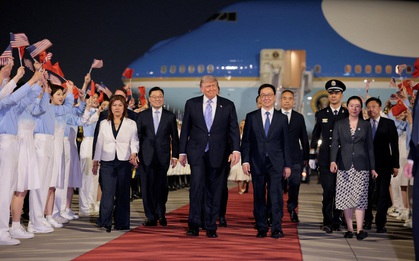 Tổng thống Trump tới Bắc Kinh, bắt đầu thăm chính thức Trung Quốc