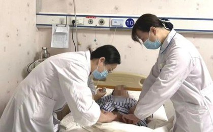 Bé trai 12 tuổi mắc ung thư đại trực tràng giai đoạn cuối, bác sĩ chỉ rõ thói quen "cực độc"