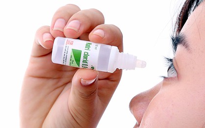 Thu hồi nước muối nhỏ mắt Natri clorid 0,9% vì không đạt "độ trong": Nguy hiểm ra sao?