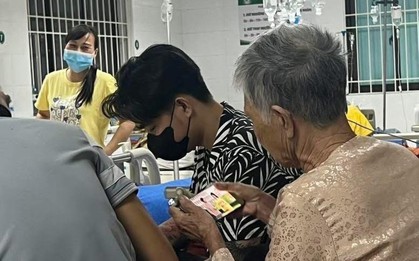 Bà “quậy tung phòng bệnh”, cách giải quyết của cháu trai khiến ai cũng nể