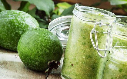 Không cần săn cherry Mỹ hay nho Hàn đắt đỏ, thứ quả đầy vườn ở Việt Nam đang được tiểu thương gom hàng vì quá hút khách mùa hè