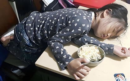 "Abbiocco": Từ vựng độc đáo của người Ý để gọi tên trạng thái.. căng da bụng chùng da mắt