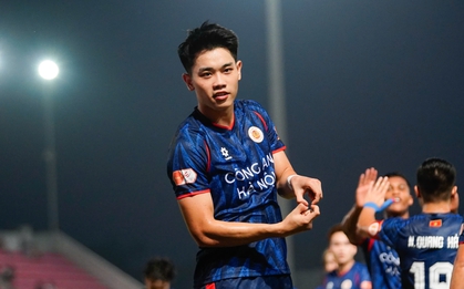 Đình Bắc phong độ huỷ diệt: 5 trận ghi 8 bàn, cách ăn mừng mới gây sốt