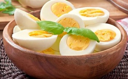 Ăn trứng hàng ngày suốt 1 năm, người phụ nữ 63 tuổi nhận tin vui