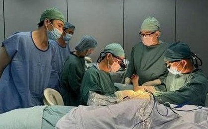 Cấp cứu người đàn ông bị tai nạn giao thông rớt tinh hoàn