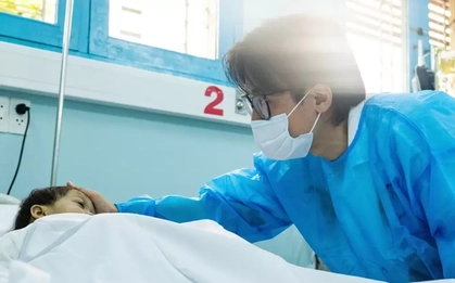 Hà Anh Tuấn tài trợ chi phí cho bé gái 2 tuổi ghép gan