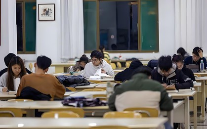 Chỉ học ngoại ngữ thôi rất dễ bị AI thay thế, kết hợp 3 ngành này mới là sự lựa chọn HOÀN HẢO nhất