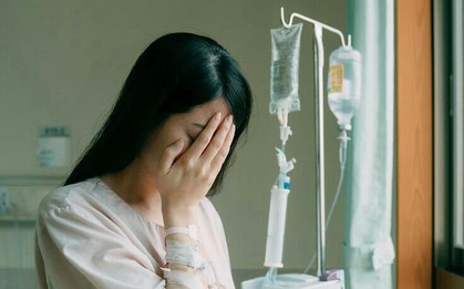 Nữ giáo viên đột ngột phát hiện mắc HIV, bác sĩ vạch trần 7 quan niệm sai lầm về HIV rất nhiều người mắc phải