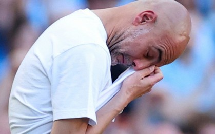 HLV Pep Guardiola khóc rồi!
