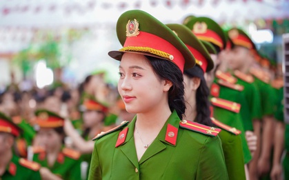 Nhan sắc rạng ngời của những "bóng hồng" cảnh sát trong ngày tốt nghiệp