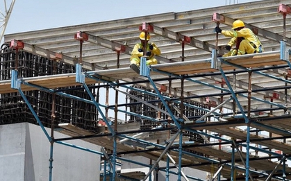 Quốc gia cấm người lao động làm việc ngoài trời giữa trưa để tránh nắng nóng