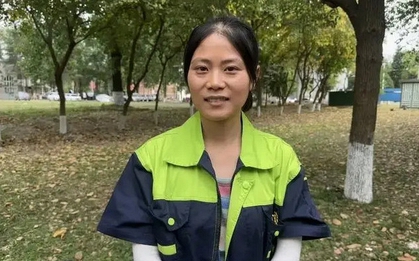 Nữ công nhân vệ sinh 33 tuổi đỗ thạc sĩ: Chỉ cần chăm chỉ hơn người thông minh nhất, nỗ lực người chăm chỉ nhất một chút