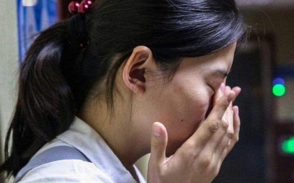 Nữ sinh giỏi nhất trường liên tiếp thi trượt đại học, 20 năm sau nhận tin báo: "Đã có bằng tốt nghiệp, đang làm giáo viên"