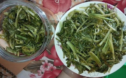 4 loại rau KHÔNG NÊN ăn: 1 loại hại thận, 2 loại "phá gan", loại nào cũng dễ nuôi tế bào ung thư