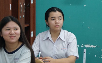 Nữ sinh Côn Đảo vượt hơn 230 km vào đất liền dự thi lớp 10