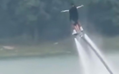 Nguyên nhân sự cố flyboard rơi tự do khiến 2 người gặp nạn ở Ninh Bình