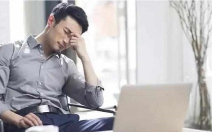 Công bố những hành vi khiến nam giới “hao tổn dương khí“: Không phải rượu bia và thuốc lá, vị trí số 1 rất nhiều người đang mắc