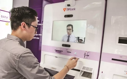 Đằng sau việc hàng nghìn người rời khỏi nhà băng