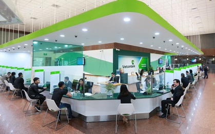 Thu phí 10.000 - 20.000 đồng/tháng đối với những khách hàng Agribank, BIDV, VietinBank… sau