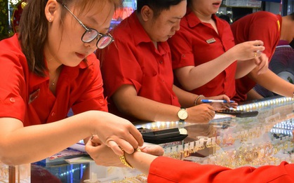 Giá vàng hôm nay 7-5: Tiếp tục tăng mạnh