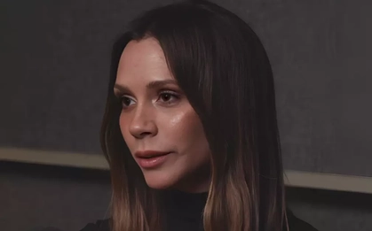 Victoria Beckham đáp trả cáo buộc của con trai