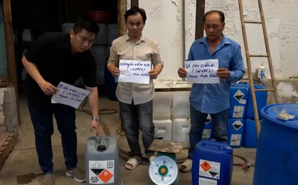 Phát hiện Giám đốc công ty sản xuất thực phẩm có hành vi lạ, công an Việt Nam lập tức theo dõi