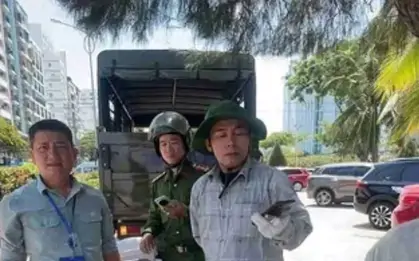 Xử phạt người bán hàng rong "chặt chém" du khách 100.000 đồng que kem