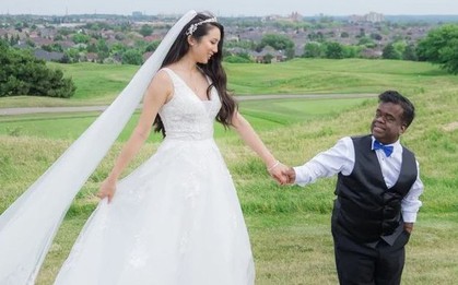 Chàng lùn kém sắc cao 1m22 cưới vợ xinh đẹp 1m62, dân mạng không tin là thật