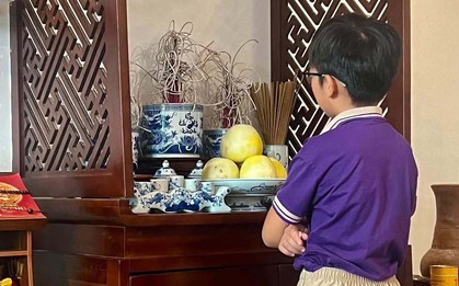 Hình ảnh đang khiến MXH cười nghiêng ngả: Mỗi mùa thi, không chỉ cha mẹ mà cả "các cụ" cũng phải "tăng ca" cổ vũ thế này đây!