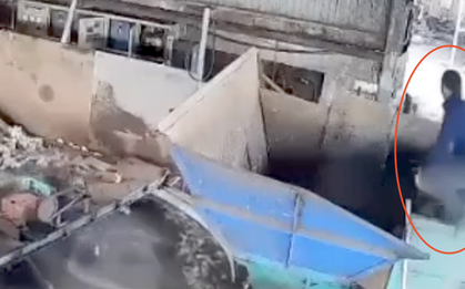 CLIP: Một công nhân bị cuốn vào máy xay, tử vong thương tâm