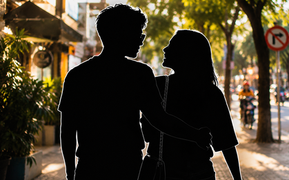 Vbiz xuất hiện cặp đôi nghi "phim giả tình thật": Gọi vợ xưng chồng nhưng không ai đồn, lộ clip tình tứ thì mới vỡ lẽ