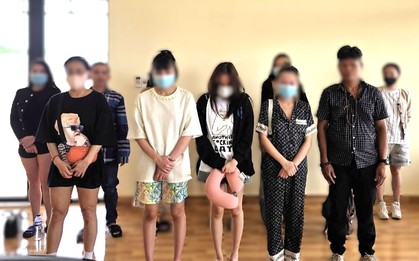 Tiếp nhận 18 công dân Việt Nam từ Campuchia trao trả, bàng hoàng lời kể từ "địa ngục" lừa đảo trực tuyến