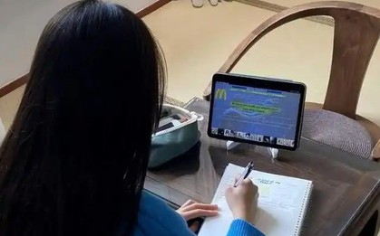 Nữ thủ khoa "bi kịch nhất": Thi đại học điểm cao nhất tỉnh nhưng bị các trường top đầu từ chối, đổi đời nhờ một lời mời đặc biệt