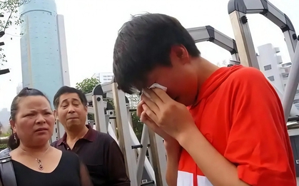 Nam sinh là thủ khoa toàn tỉnh vẫn trượt nguyện vọng 1, nhà trường khẳng định: "Chưa từng nhận được hồ sơ của em"