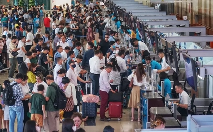 Chiêu tiết kiệm tiền vé máy bay mùa hè của nhiều gia đình