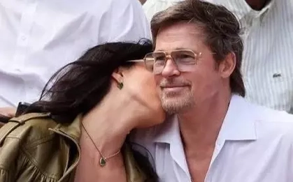 Đòn giáng mạnh vào Brad Pitt
