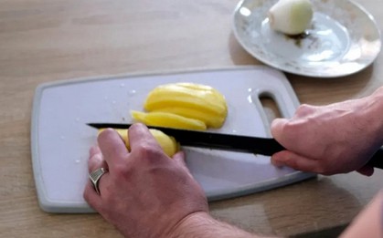 Cảnh báo cho các bà nội trợ: Một vật dụng trong bếp có thể âm thầm phát tán vi nhựa, gần như nhà nào cũng có ít nhất một chiếc
