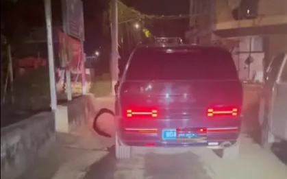 Hà Nội: Công an vào cuộc xác minh xe biển xanh rời khỏi hiện trường sau va chạm giao thông