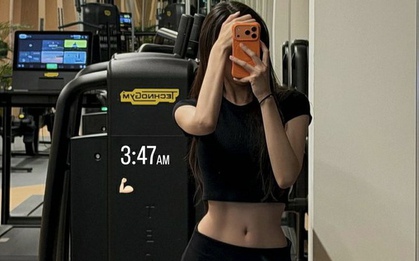 Moon Ga Young kheo eo thắt chắc nịch, lộ luôn giờ tập “chẳng giống ai”