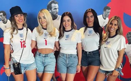 Dàn WAGs nóng bỏng của tuyển Anh ở World Cup "tan đàn xẻ nghé": Người ly hôn, người bị phũ, giờ trơ trọi đúng một người