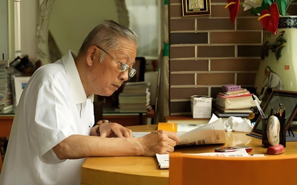 Nhà giáo 40 năm kinh nghiệm cay đắng thừa nhận thất bại: Nhận đủ giải thưởng giảng dạy nhưng tôi bất lực khi dạy chính cháu mình