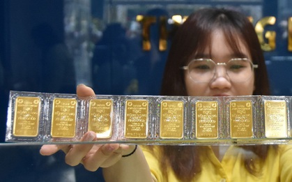 Một ngày, giá vàng giảm tới 4,6 triệu đồng/lượng, giá bạc cũng lao dốc