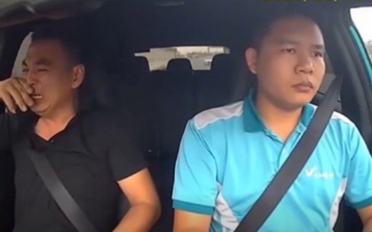 Đoạn clip trên chuyến xe trĩu nặng: Đàn ông có thể gồng gánh cả thế giới vì gia đình nhưng sẽ khóc đến cạn kiệt trước nỗi đau mất con