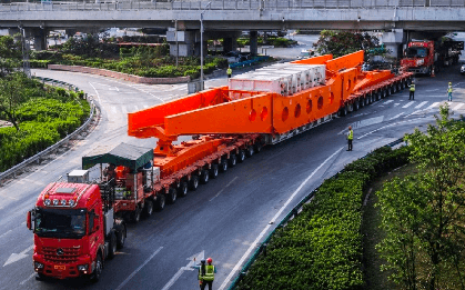 Phát hiện đoàn xe tải Trung Quốc ‘dính liền nhau’ dài gần 100 mét, liên tục di chuyển với tốc độ 5km/h, đang thực hiện nhiệm vụ đặc biệt