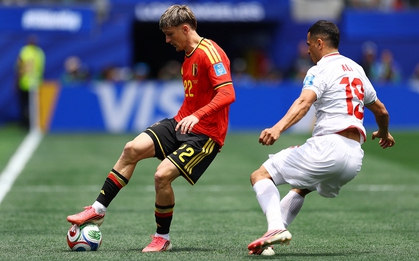 Thủ môn giữ kỷ lục Guinness cứu thua khó tin, Iran hòa Bỉ 0-0