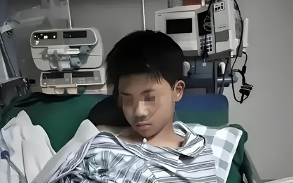 Bỏ ra 1,3 tỷ đồng chữa trầm cảm cho con trai 16 tuổi nhưng không hiệu quả, người cha tức giận quát: "Con đang giả vờ!"
