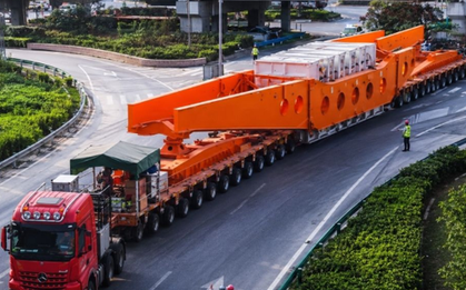 Phát hiện Trung Quốc vận hành đoàn xe dài gần 100m, nặng 600 tấn, chỉ chạy 5km/h, vận chuyển thiết bị khổng lồ phục vụ siêu dự án